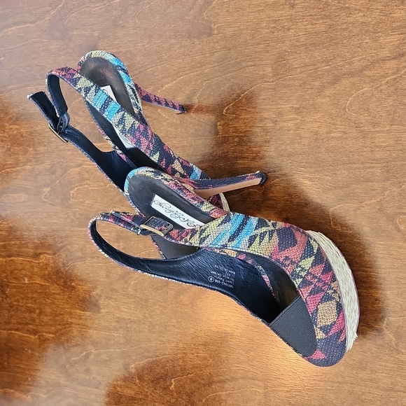 Naughty Monkey Overboard Slingback Pumps Black/Red Size 8 - Picture 3 of 3